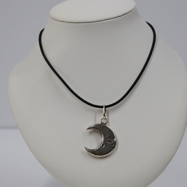 Pendentif "Lune d’Argent"