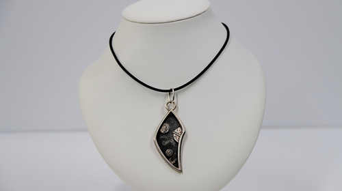 Pendentif "Galaxie Sombre"