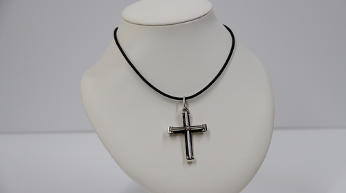 Pendentif "croix superposée"