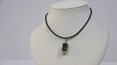 Pendentif "Lueur écarlate"