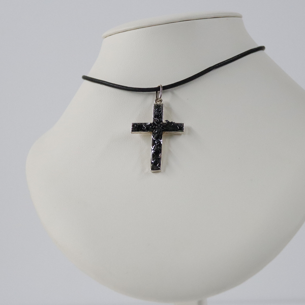 Pendentif "Croix Nocturne"