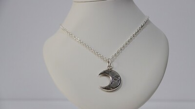Pendentif "Lune d’Argent"